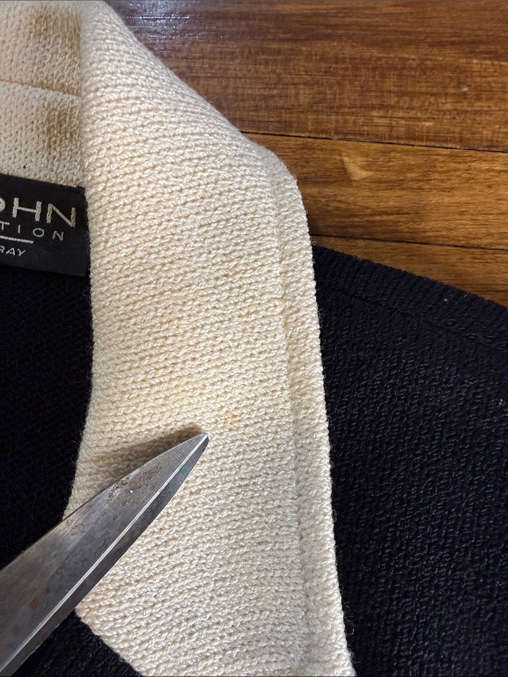 St. John Collection by Marie Gray Knit Blazer Jacket Gold Button Detail Size 6 - Picture 7 of 7